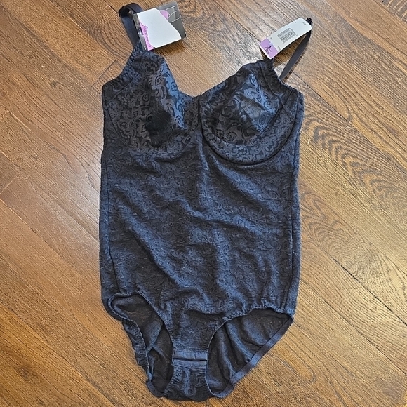 Bali 36D Lace 'N Smooth Body Shaper - Picture 4 of 5